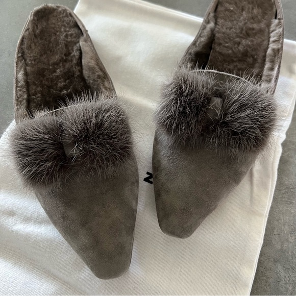 Unützer Venice Audrey Suede Mule with Mink Bow & Lambskin Lining - Picture 3 of 6